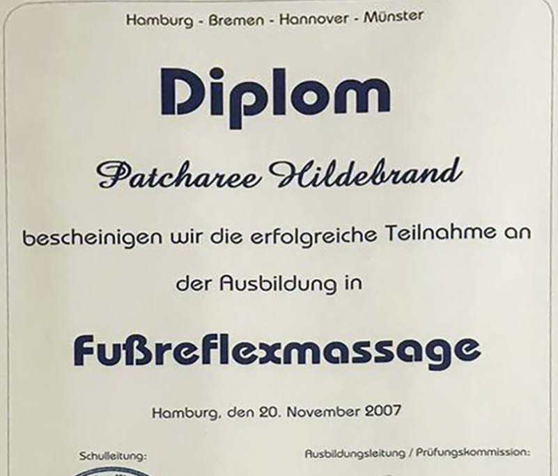 Dies ist ein Diplom der Dr. Leibbrand Schulen für Patcharee Hildebrand über die erfolgreiche Teilnahme an der Ausbildung 'Fußreflexzonenmassage'